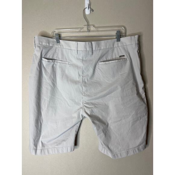 COLE HAAN Grand OS Khaki Shorts Size 40 - Picture 4 of 5